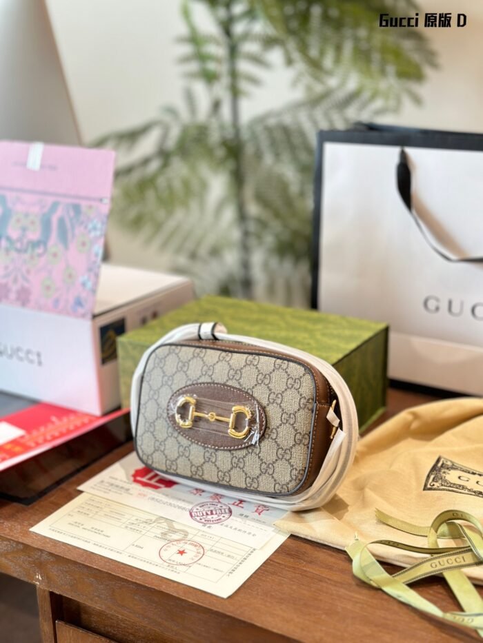 Gucci Camera Shoulder Bag Crossbody Bag - Image 2