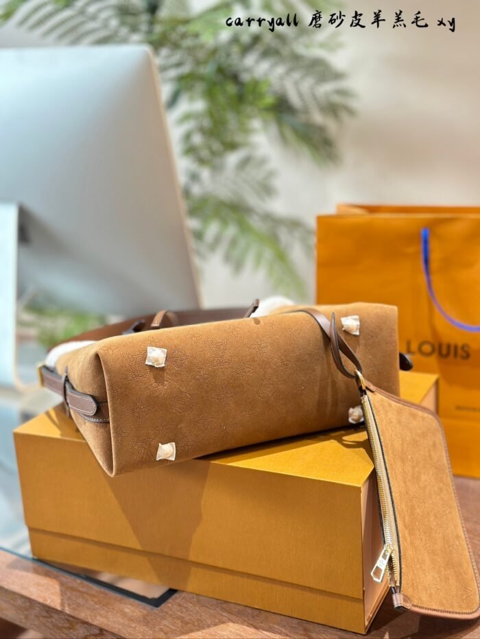 ⁦Louis Vuitton Carryall Shoulder Bag Handbag⁩ - الصورة ⁦7⁩