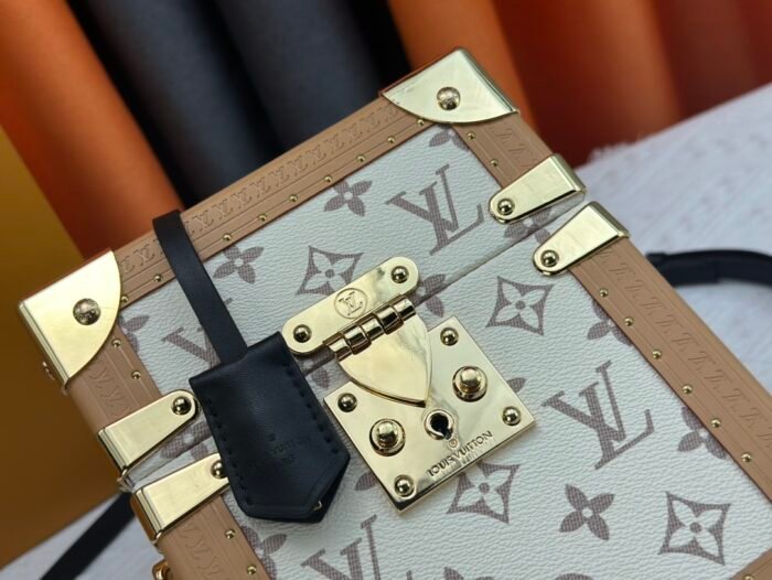 ⁦Louis Vuitton The Camera Box M10079 Shoulder Bag Handbag⁩ - الصورة ⁦6⁩