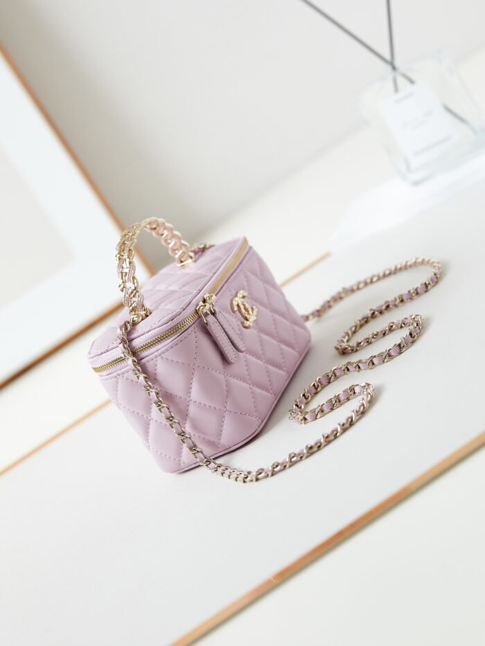 Chanel 10A Handbag Shoulder Bag Top Mirror Quality Version chanel AP5152 - Image 3