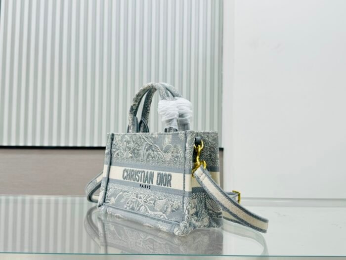 ⁦Dior Book Tote Mini Grey Tiger Embroider Shoulder Bag Handbag⁩ - الصورة ⁦3⁩