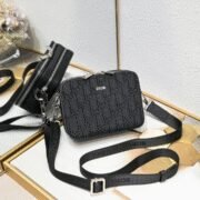 ⁦DIOR Oblique Classic Embroidery Crossbody Bag⁩ - الصورة ⁦4⁩