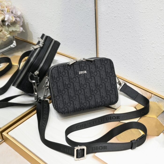 ⁦DIOR Oblique Classic Embroidery Crossbody Bag⁩ - الصورة ⁦4⁩