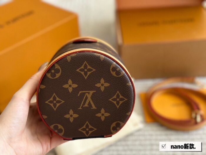 ⁦Louis Vuitton Cannes Shoulder Bag Handbag⁩ - الصورة ⁦6⁩