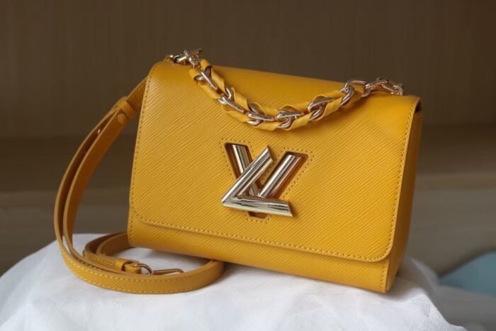 ⁦Louis Vuitton LV Twist Lock Detachable Shoulder Satchel Handbag⁩ - الصورة ⁦5⁩