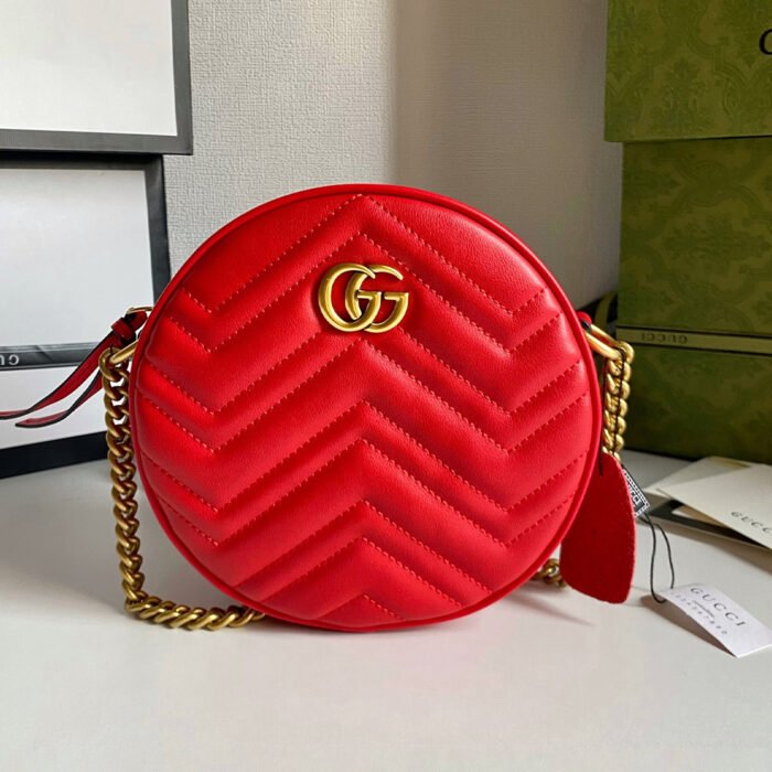 ⁦Gucci Marmont Round Shoulder Bag⁩ - الصورة ⁦4⁩
