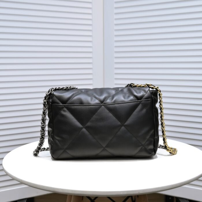 Chanel Lambskin Quilted Medium19 Flap Shoulder Bag Handbag - Image 3