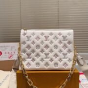 ⁦Louis Vuitton LV Coussin Small Shoulder Bag⁩ - الصورة ⁦18⁩