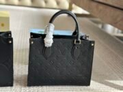 ⁦Louis Vuitton Onthego Shoulder Bag Handbag⁩ - الصورة ⁦3⁩