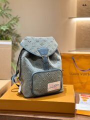 ⁦Louis Vuitton Denim Backpack Bag⁩ - الصورة ⁦2⁩