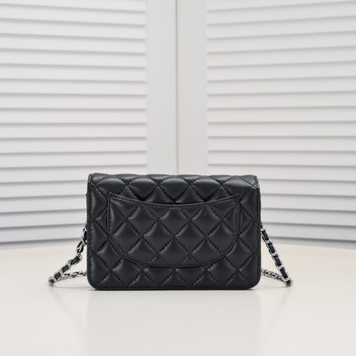 ⁦Chanel Woc Classic Lambskin Gold Hardware Shoulder Bag Handbag⁩ - الصورة ⁦3⁩