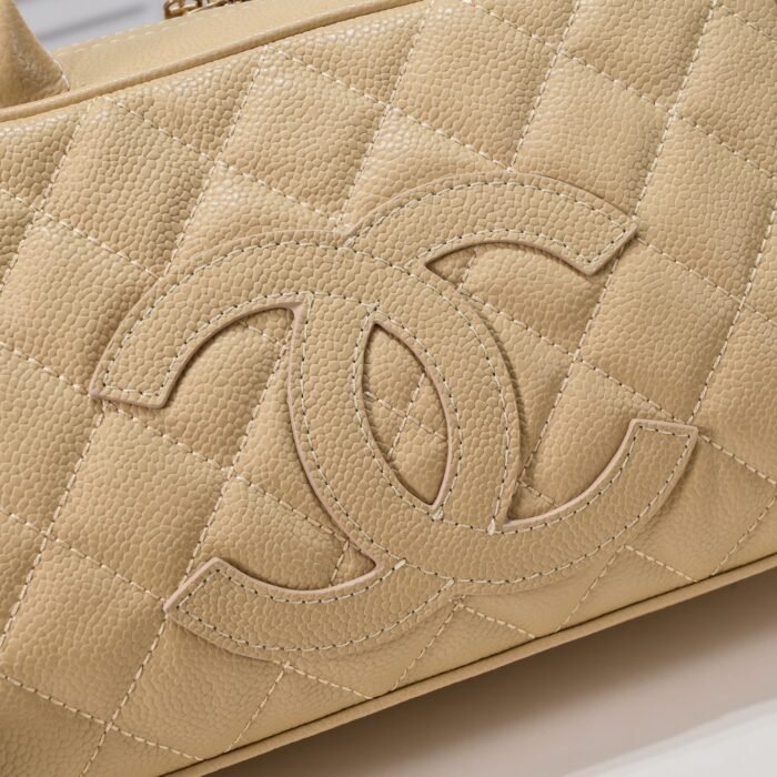 Chanel Vintagep Hilton Bag Shoulder Bag Handbag - Image 6