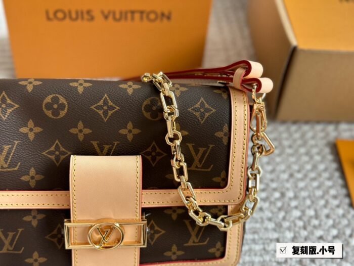 ⁦Louis Vuitton Dauphine Soft Shoulder Bag Handbag⁩ - الصورة ⁦2⁩