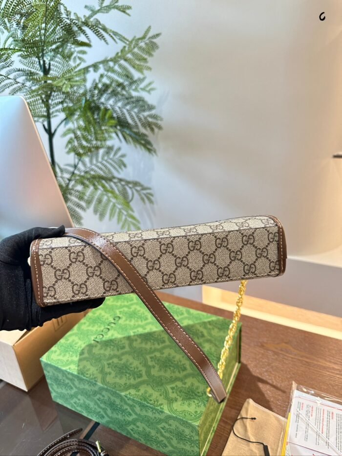 ⁦Gucci Toiletry Bag Clutch⁩ - الصورة ⁦6⁩