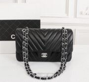 ⁦Chanel Clacssic Flap CF Chain Shoulder Strap Bag⁩ - الصورة ⁦3⁩