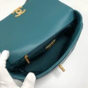 Chanel Lambskin Quilted Small 19 Flap Shoulder Bag Handbag - Image 9