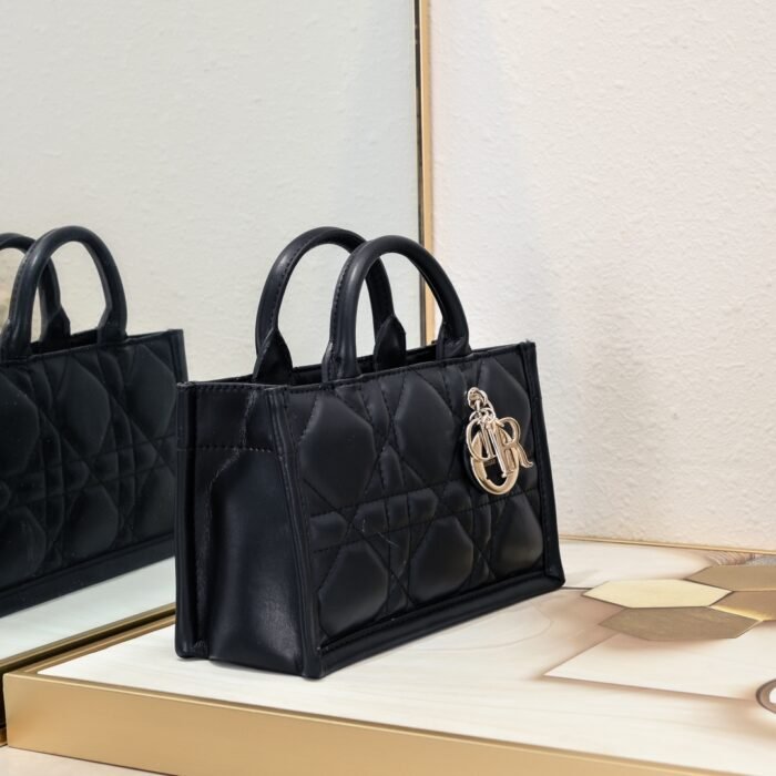 ⁦Mini Book Tote Maria Grazia Chiuri design Shoulder Bag Handbag⁩ - الصورة ⁦3⁩