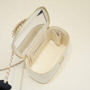 Chanel Pearl Handle Box Bag Makeup Shoulder Bag Handbag - Image 8