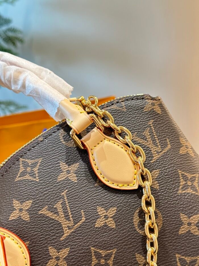 ⁦Louis Vuitton Shoulder Bag Handbag⁩ - الصورة ⁦4⁩