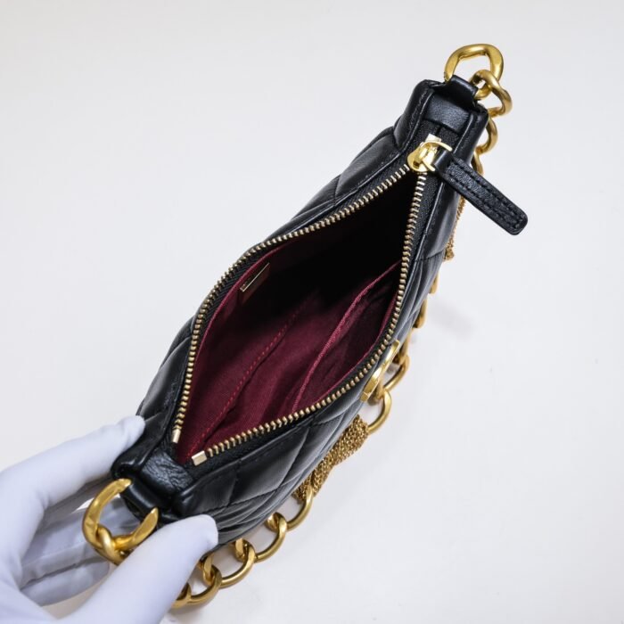 ⁦Chanel 23A Fringed Gold Chain Hobo Underarm Shoulder Bag Handbag⁩ - الصورة ⁦8⁩