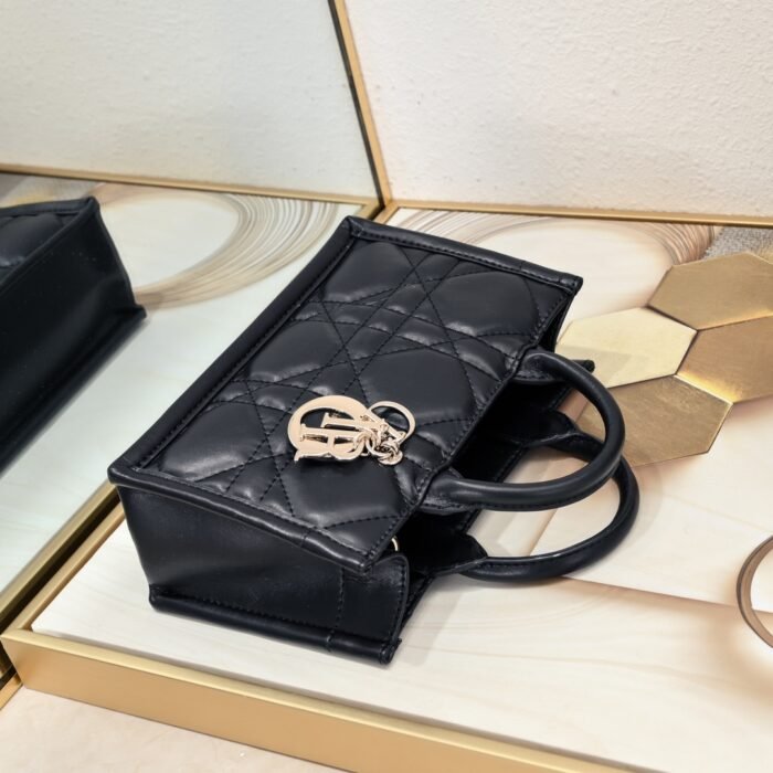 ⁦Mini Book Tote Maria Grazia Chiuri design Shoulder Bag Handbag⁩ - الصورة ⁦5⁩