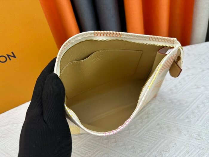 ⁦Louis Vuitton Toiletry Bag M40446 M61692 M47542 Shoulder Bag Handbag⁩ - الصورة ⁦9⁩