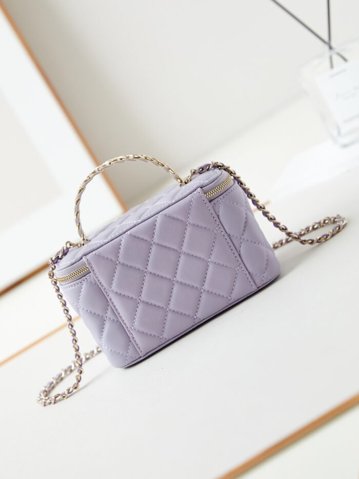 Chanel 10A Handbag Shoulder Bag Top Mirror Quality Version chanel AP5152 - Image 5