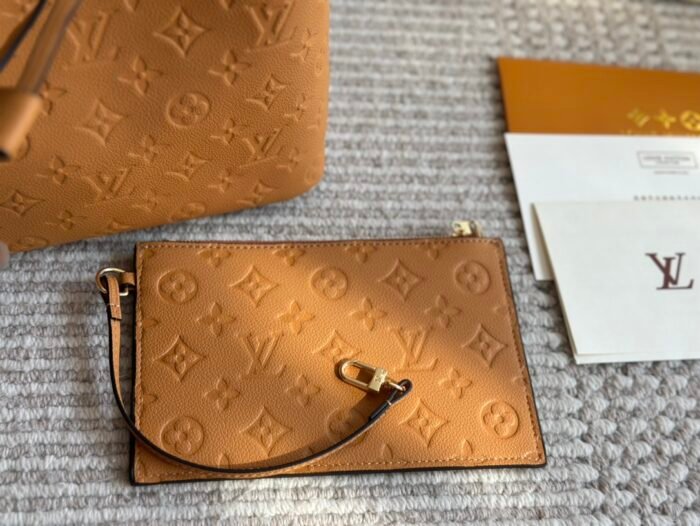 ⁦Louis Vuitton NeoNoe Shoulder Bag Handbag⁩ - الصورة ⁦8⁩