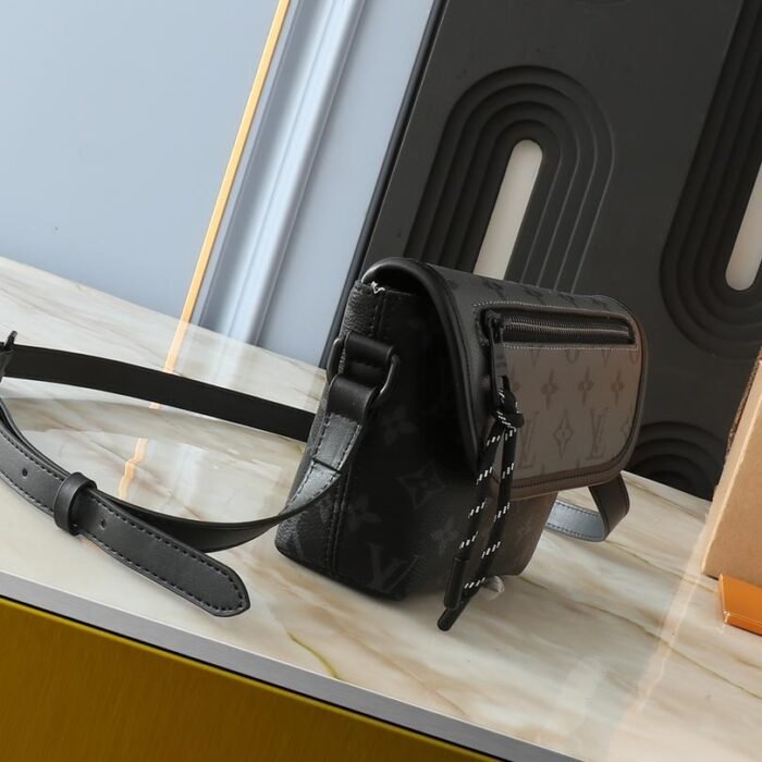 ⁦Louis Vuitton LV Monogram Eclipse Shoulder Crossbody Bag M12806⁩ - الصورة ⁦5⁩