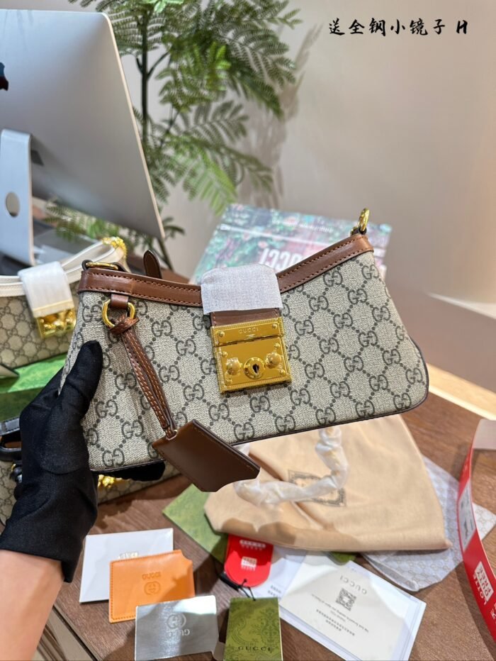 Gucci Padlock Shoulder Bag - Image 3