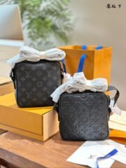 Louis Vuitton Shoulder Bag Handbag - Image 9