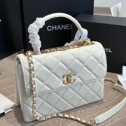 ⁦Chanel   Trendy CC Relief Handle Bag⁩ - الصورة ⁦5⁩