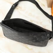 ⁦Louis Vuitton LV Pochette Accessoire XL  Handbags Shoulder Bags M11623 & M11741⁩ - الصورة ⁦7⁩