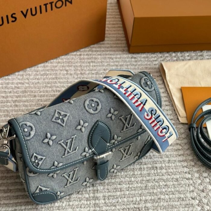 Louis Vuitton LV Diane Shoulder Bag Crossbody Bag Tote bag - Image 3