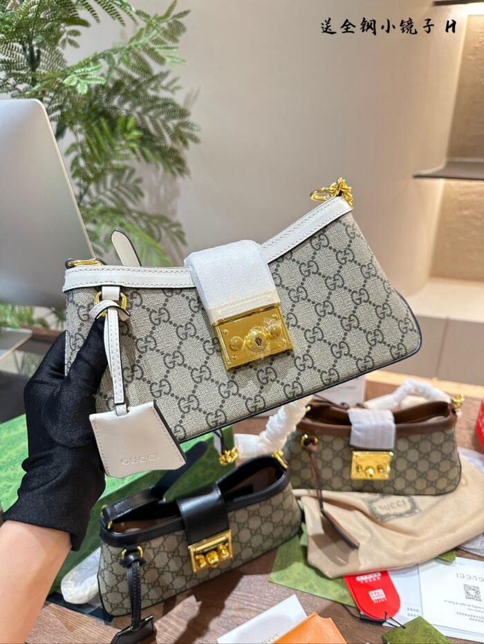 Gucci Padlock Shoulder Bag - Image 2