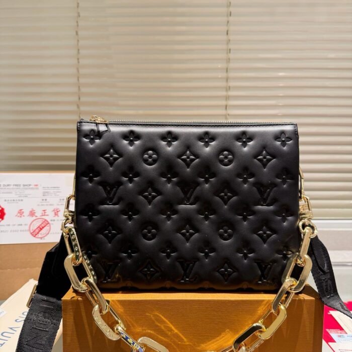 ⁦Louis Vuitton LV Coussin Small Shoulder Bag⁩ - الصورة ⁦13⁩