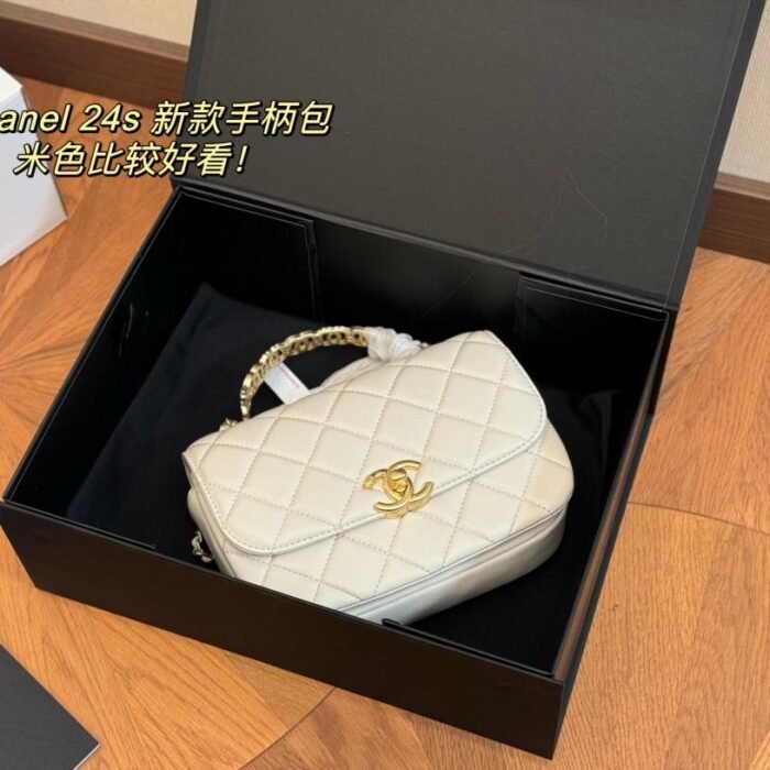 ⁦Chanel-mini-flap-bag-with-enamel-handle⁩ - الصورة ⁦8⁩