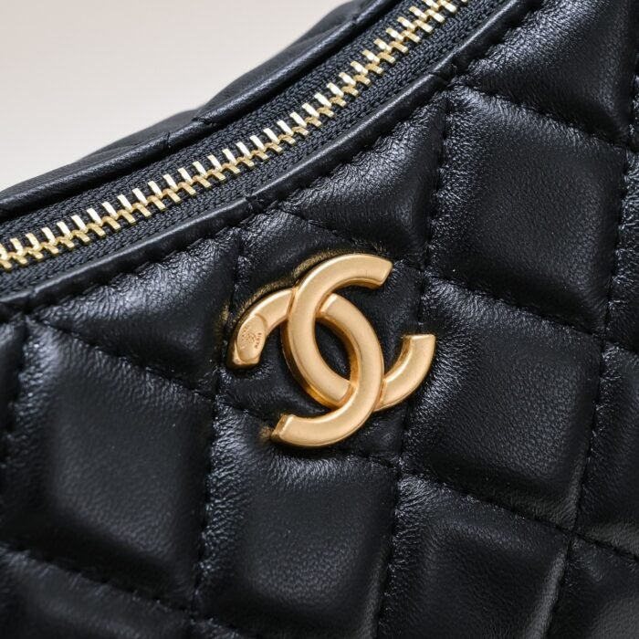Chanel 23p Crescent Moon Bag Hobo Wristlet Shoulder Bag Handbag - Image 7