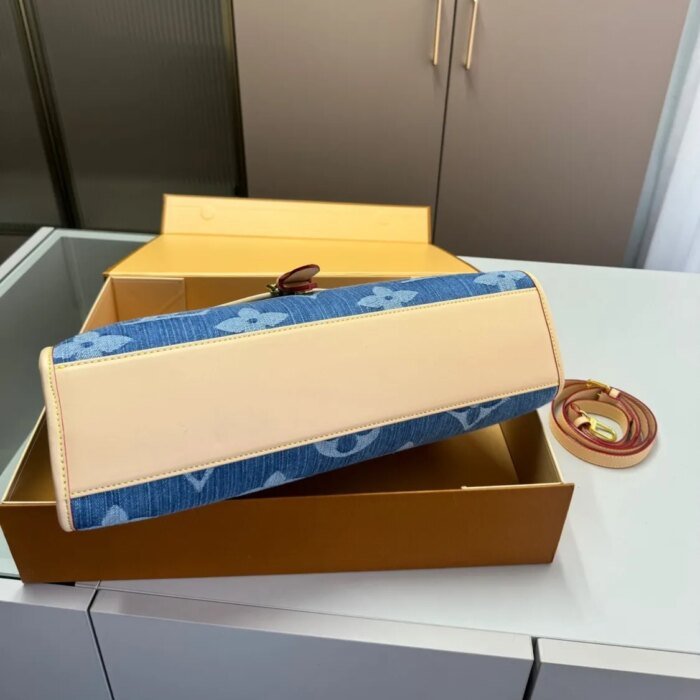 ⁦Louis Vuitton LV Diane Denim Messenger Shoulder Bag Handbag⁩ - الصورة ⁦6⁩