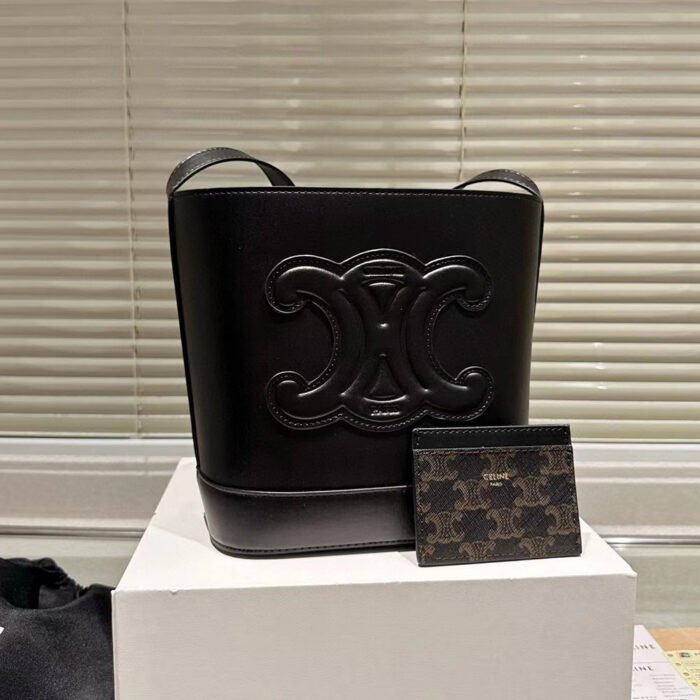 Celine Cuir Triomphe Shoulder Bag - Image 2