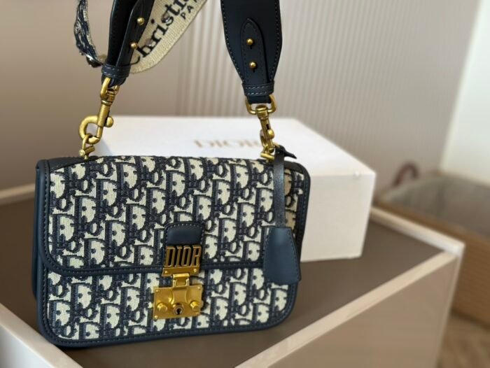 Dior Addict Messenger Shoulder Bag Crossbody Bag - Image 9