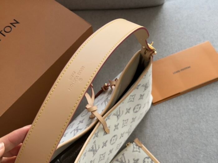 ⁦Louis Vuitton CarryAll M24707 M46203 M46197 Shoulder Bag Handbag⁩ - الصورة ⁦8⁩