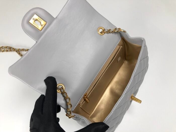 Chanel Cross Body Metal Ball Chain Shoulder Bag Handbag - Image 9