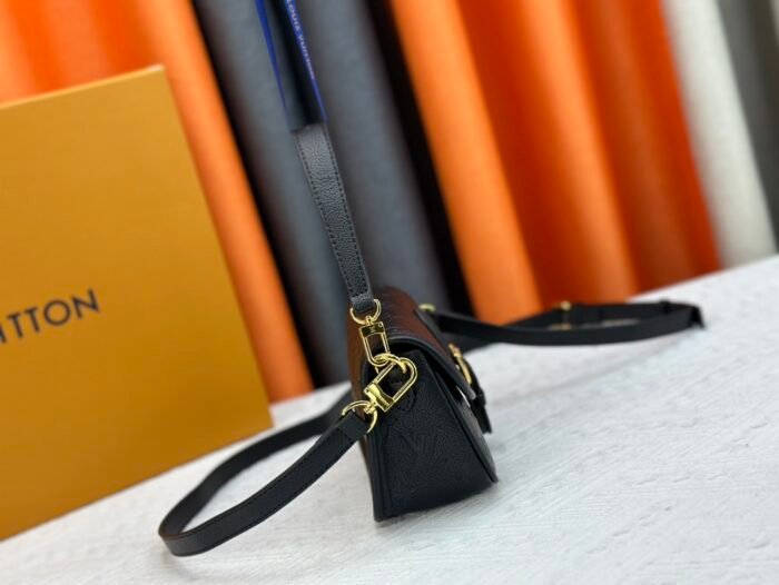 Louis Vuitton Diane M46386 M45985 Shoulder Bag Handbag - Image 3