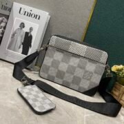 Louis Vuitton LV Trio Messenger Shoulder Bag N50017 - Image 11