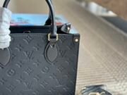 ⁦Louis Vuitton Onthego Shoulder Bag Handbag⁩ - الصورة ⁦8⁩