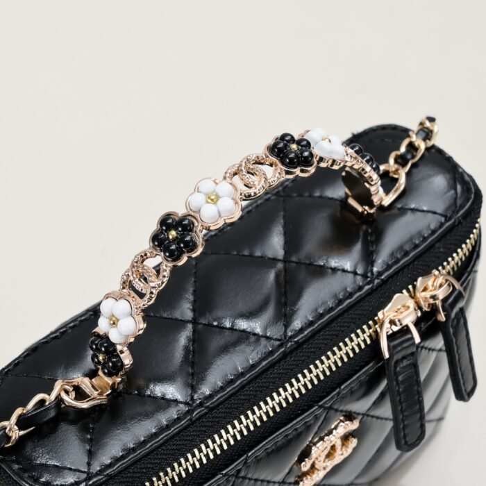 Chanel 23K Petal Metal Handle Shoulder Bag Handbag - Image 6