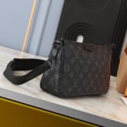 ⁦Louis Vuitton LV Pochette Accessoire XL  Handbags Shoulder Bags M11623 & M11741⁩ - الصورة ⁦6⁩