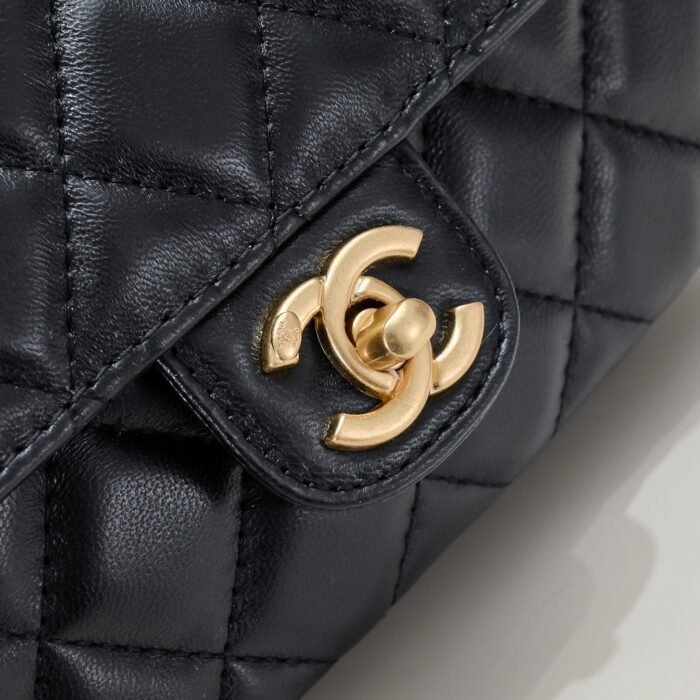 ⁦Chanel Coco Handle Shoulder Bag Handbag⁩ - الصورة ⁦7⁩