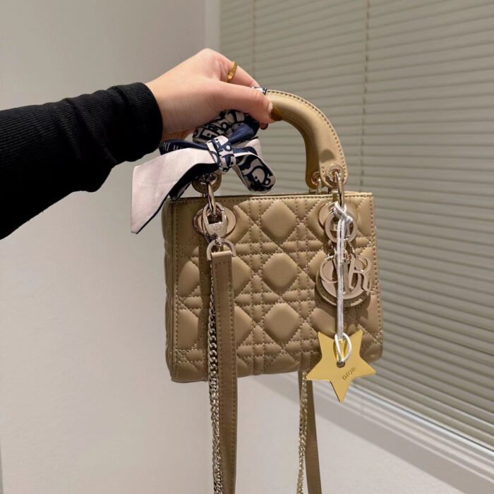 ⁦Dior  Mini Lady Bag⁩ - الصورة ⁦11⁩